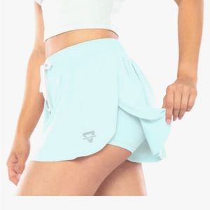 keiki kona shorts size medium.